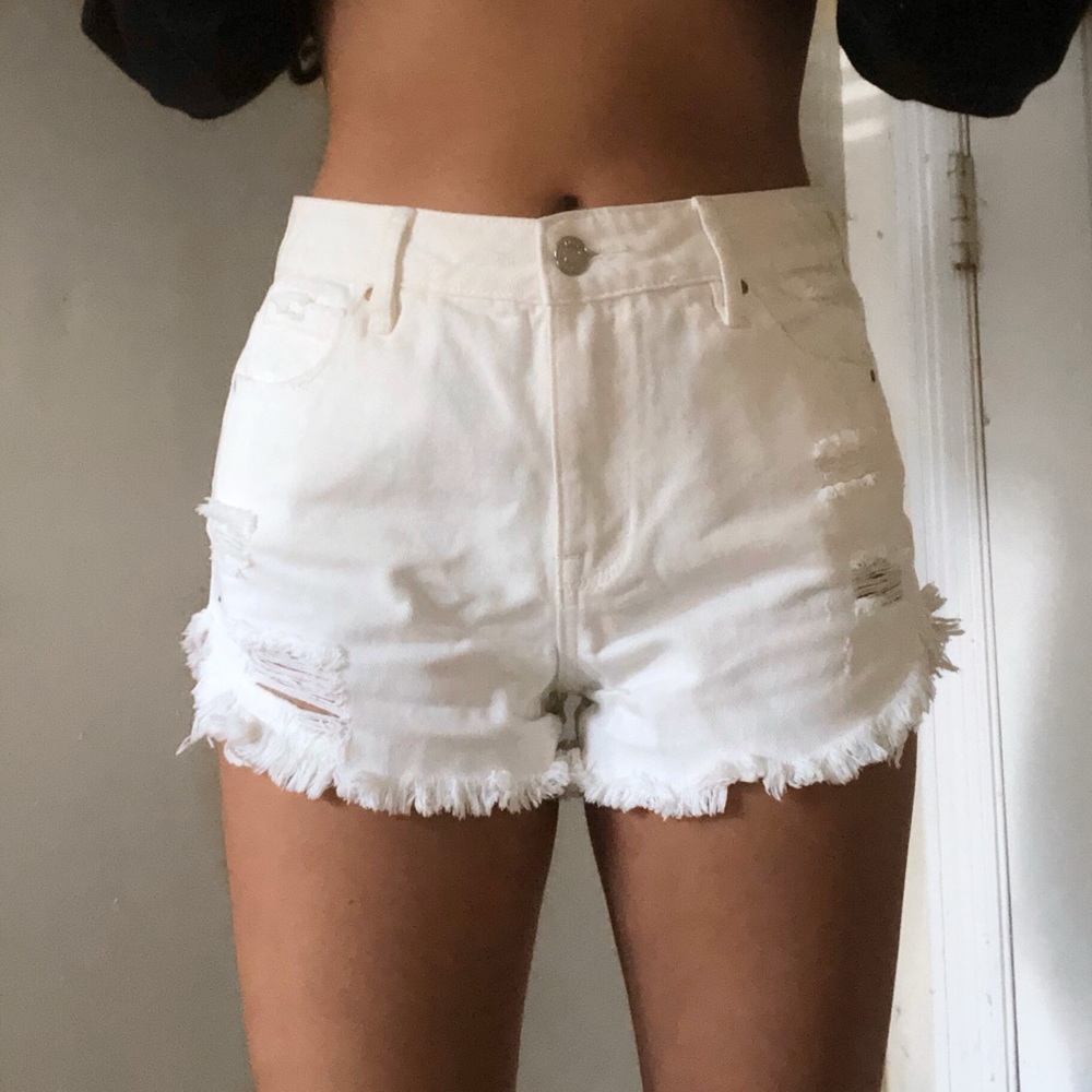 💓 NWOT Pacsun White Denim Shorts